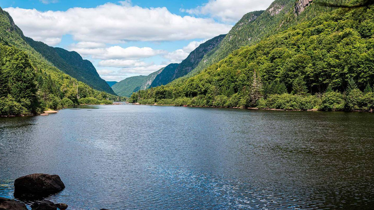Parc national de la Jacques-Cartier. Photo © Jeff Frenette, Office du tourisme de Québec